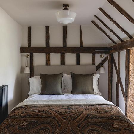 Cosy Cottage With Beautiful Garden, Hottub & Sauna Marden  외부 사진
