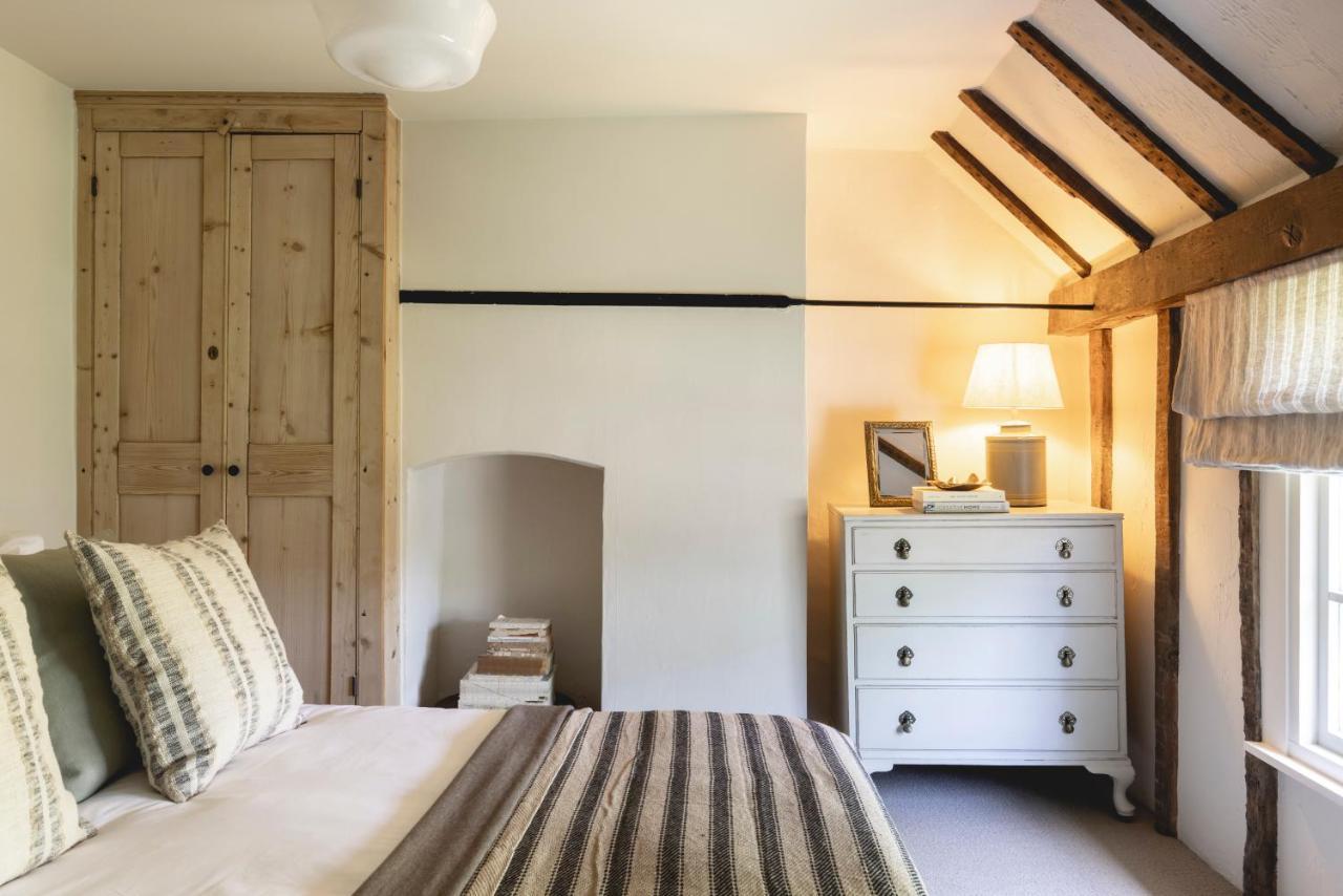Cosy Cottage With Beautiful Garden, Hottub & Sauna Marden  외부 사진