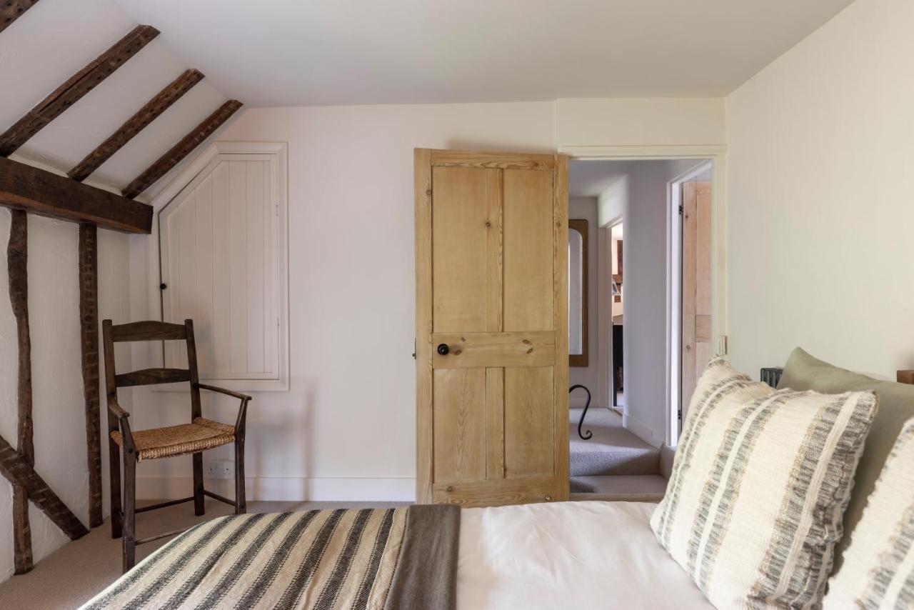 Cosy Cottage With Beautiful Garden, Hottub & Sauna Marden  외부 사진