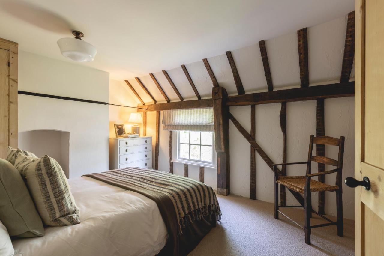 Cosy Cottage With Beautiful Garden, Hottub & Sauna Marden  외부 사진