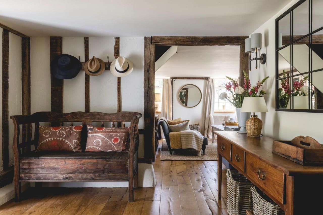 Cosy Cottage With Beautiful Garden, Hottub & Sauna Marden  외부 사진