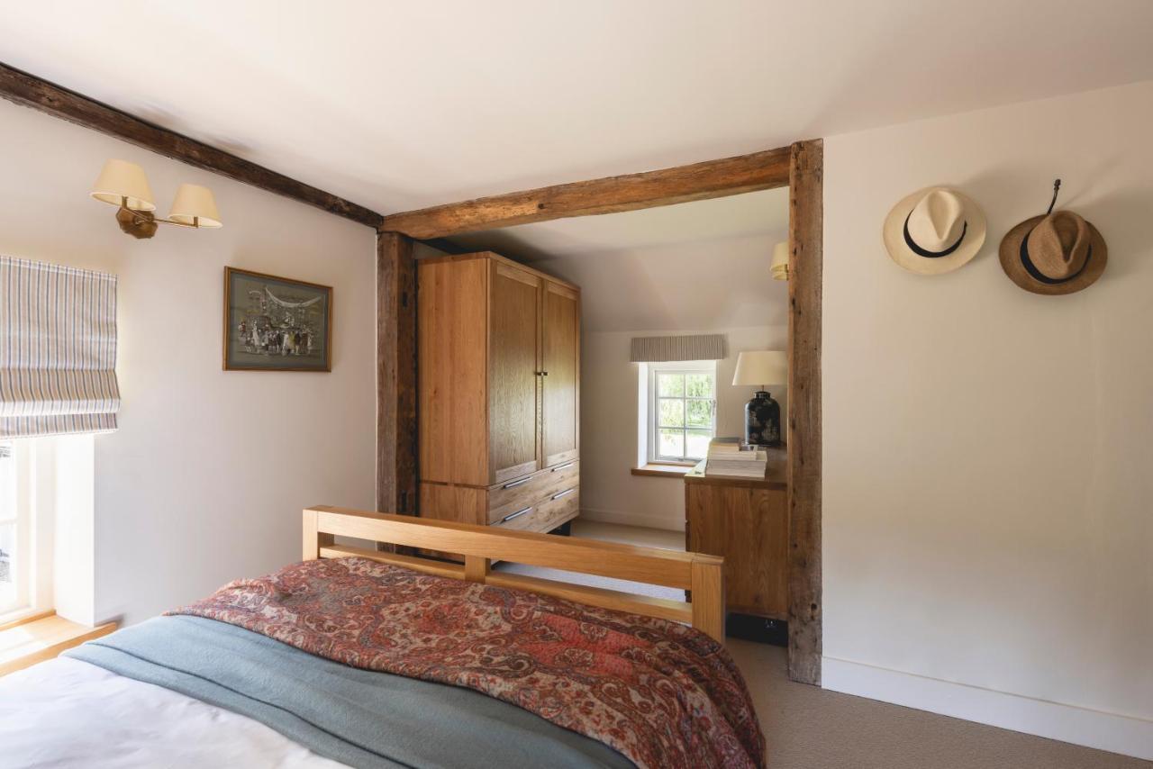 Cosy Cottage With Beautiful Garden, Hottub & Sauna Marden  외부 사진